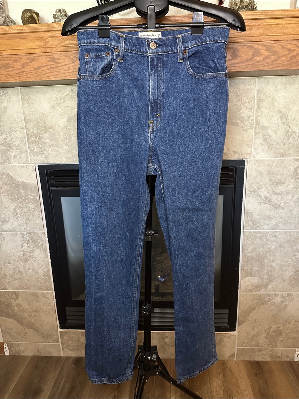 Abercrombie & Fitch Women’s 90’s Straight Ultra High Rise Jeans Dark Wash Size 8